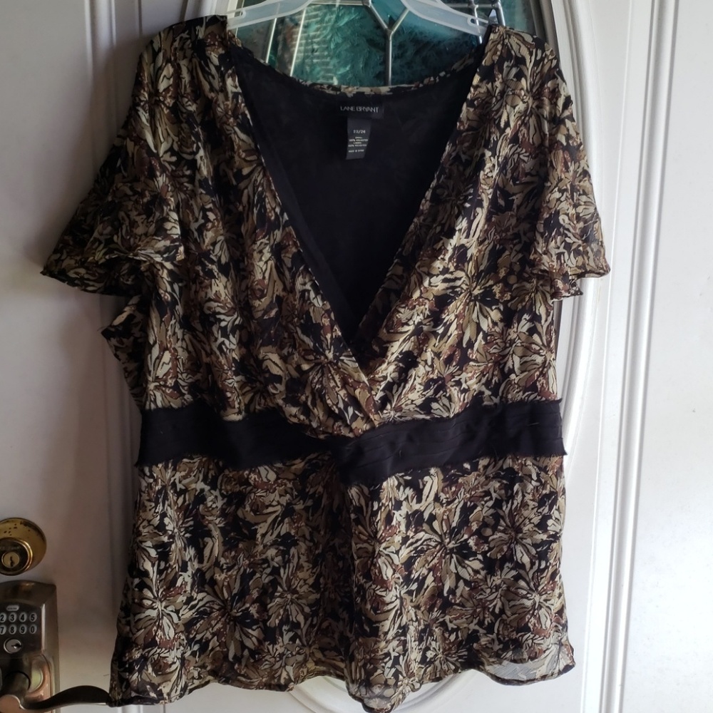 Adorable, sexy Lane Bryant sz. 22/24 blouse.